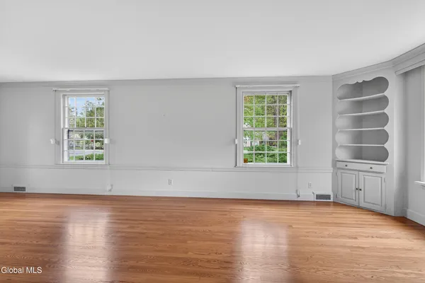 $425,000 | 2 North Helderberg Parkway, Bethlehem, NY 12159