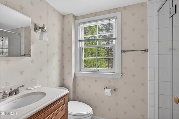 $425,000 | 2 North Helderberg Parkway, Bethlehem, NY 12159