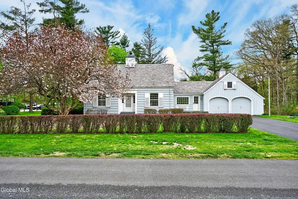 $425,000 | 2 North Helderberg Parkway, Bethlehem, NY 12159