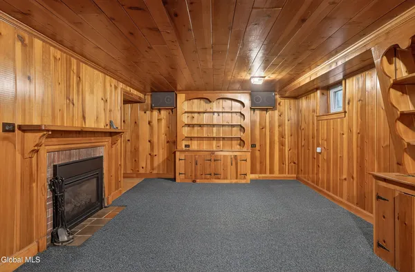 $425,000 | 2 North Helderberg Parkway, Bethlehem, NY 12159