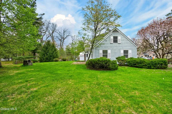 $425,000 | 2 North Helderberg Parkway, Bethlehem, NY 12159