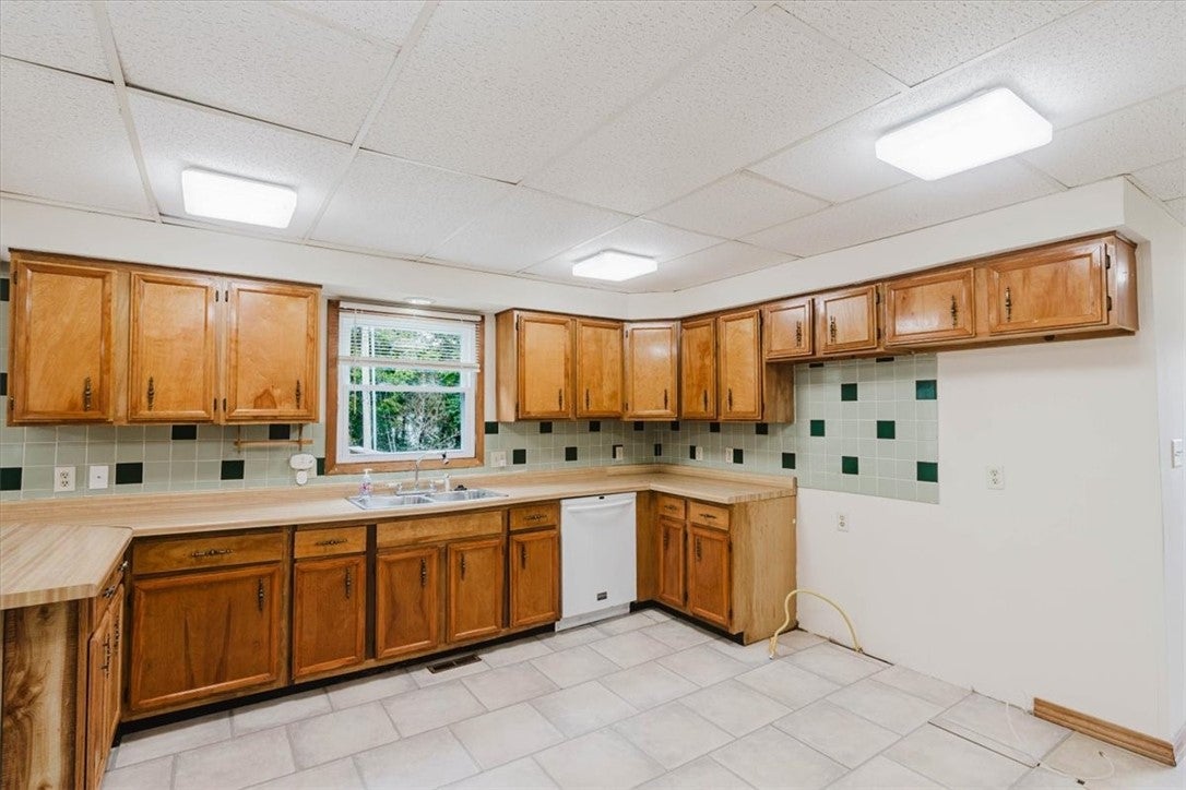 1313 West Rattan Avenue Decatur, IL 62526 - Photo 11 of 42 Gallery Image 11