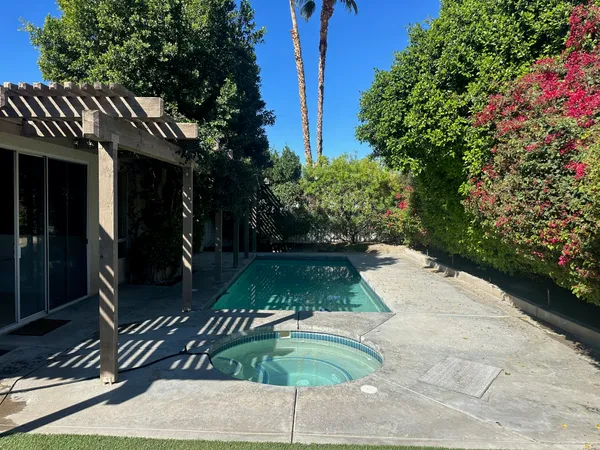 $2,500 | 248 Strada Fortuna, Palm Desert, CA 92260