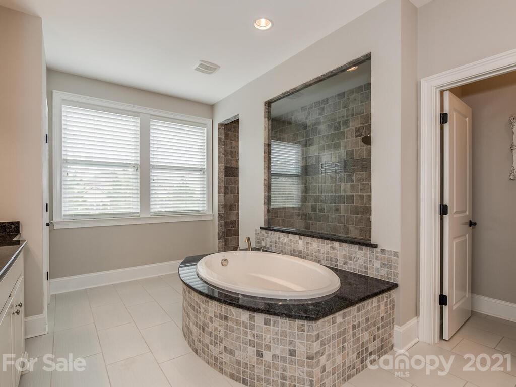 2076 Tatton Hall Road Fort Mill, SC 29715 - Photo 24 of 47 Gallery Image 24