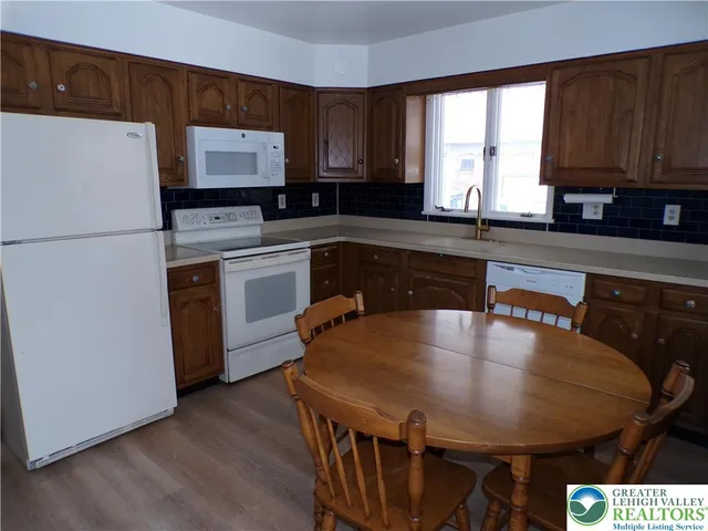 $1,950 | 2250 Siegfried Avenue, Northampton, PA 18067