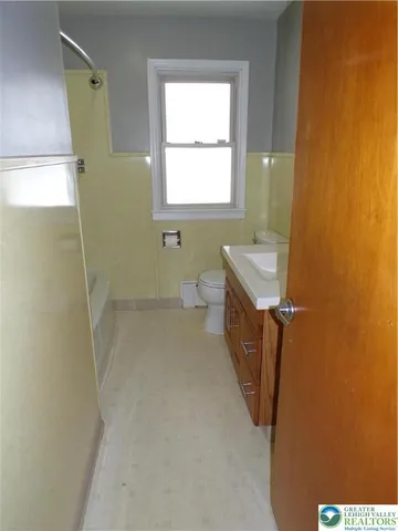 $1,950 | 2250 Siegfried Avenue, Northampton, PA 18067