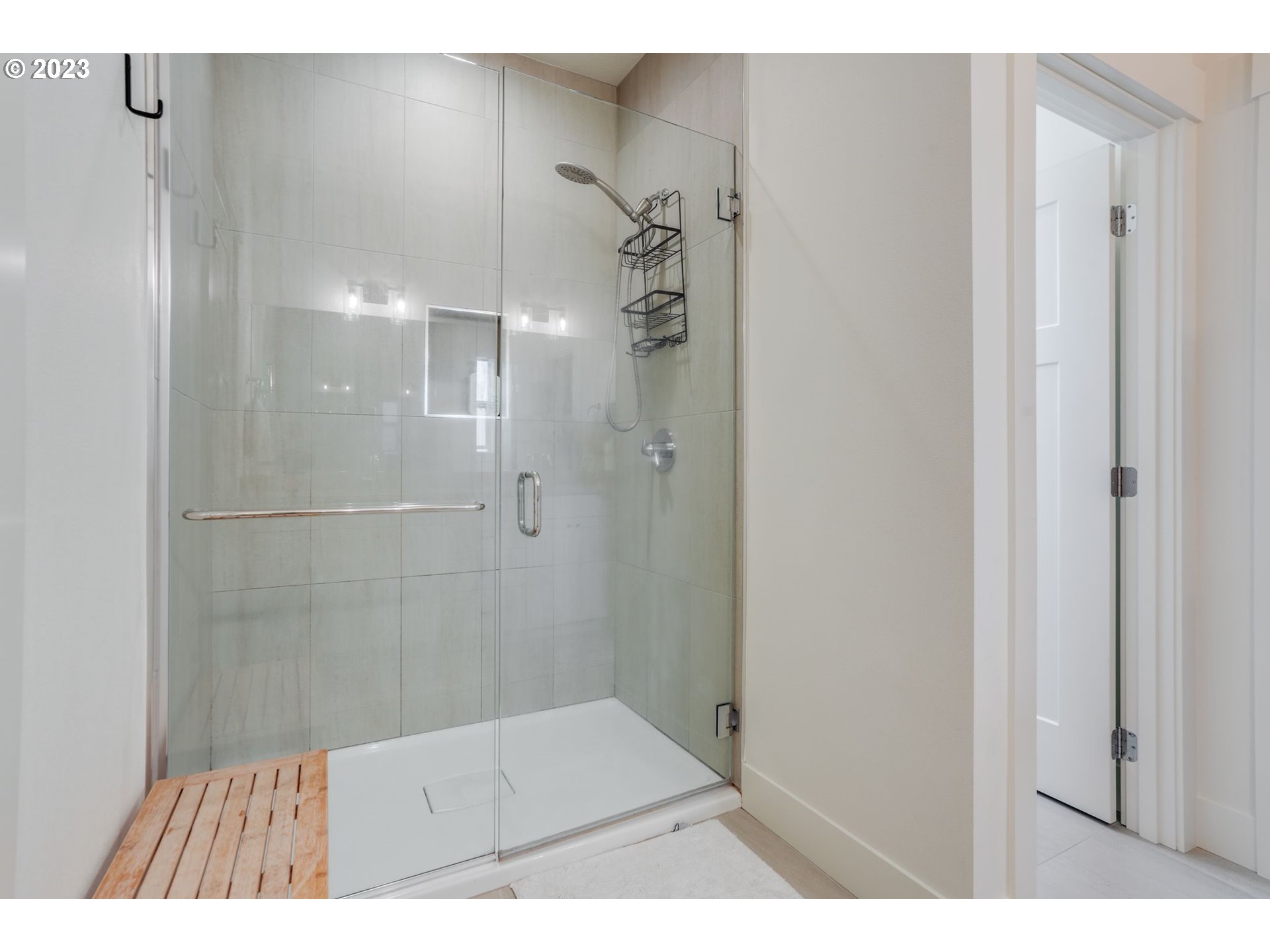 2889 4th Street Hubbard, OR 97032 - Photo 19 of 37 a bathroom with a shower