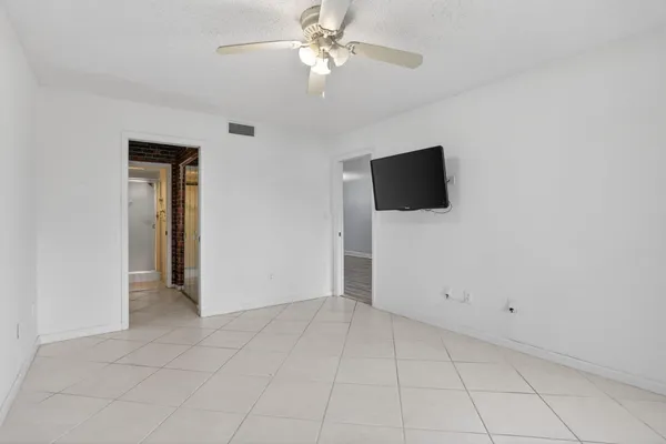 $149,900 | 10837 West Clairmont Circle, Unit 208, Tamarac, FL 33321