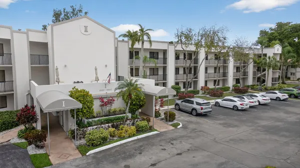 $149,900 | 10837 West Clairmont Circle, Unit 208, Tamarac, FL 33321