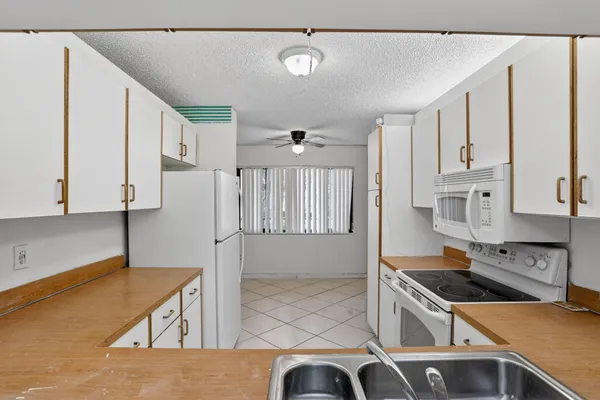$149,900 | 10837 West Clairmont Circle, Unit 208, Tamarac, FL 33321