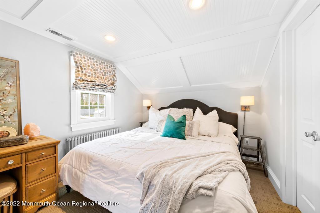 429 Juliustown Pemberton Road Juliustown, NJ 08022 - Photo 22 of 64 owners suite with wainscoting ceiling