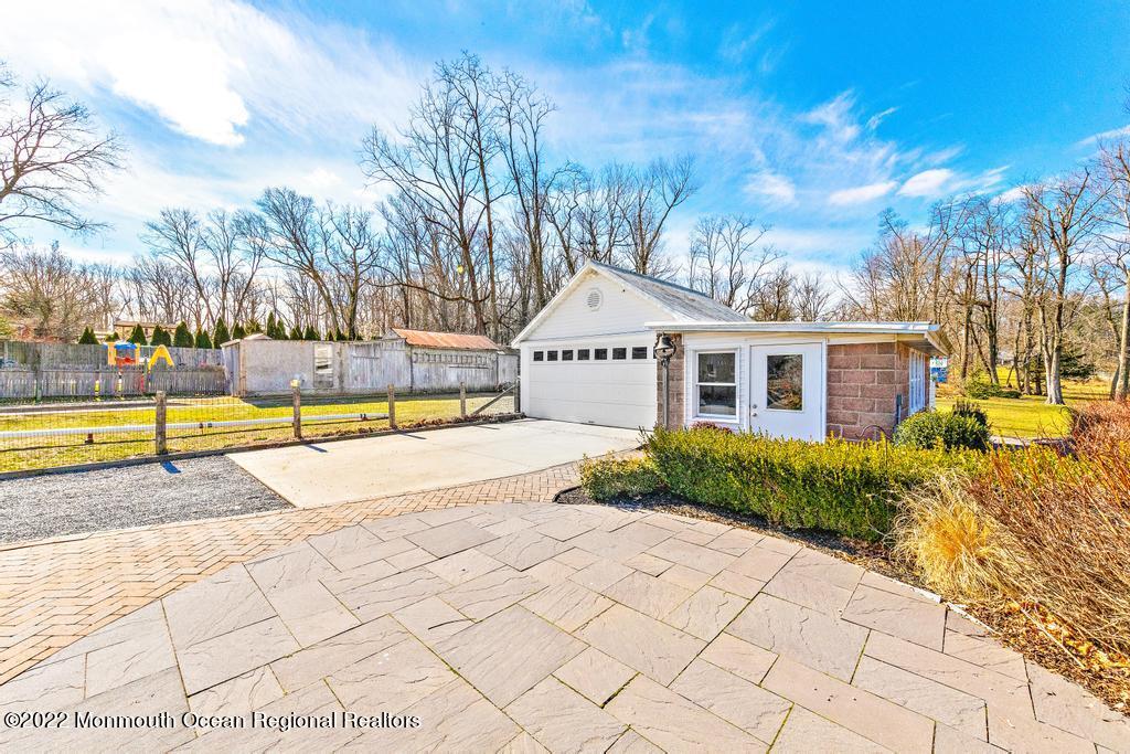 429 Juliustown Pemberton Road Juliustown, NJ 08022 - Photo 39 of 64 garage and workshop
