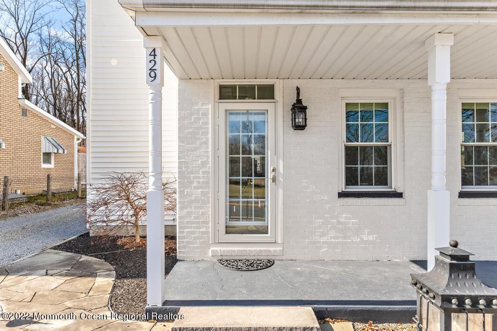 429 Juliustown Pemberton Road Juliustown, NJ 08022 - Photo 4 of 64 front porch