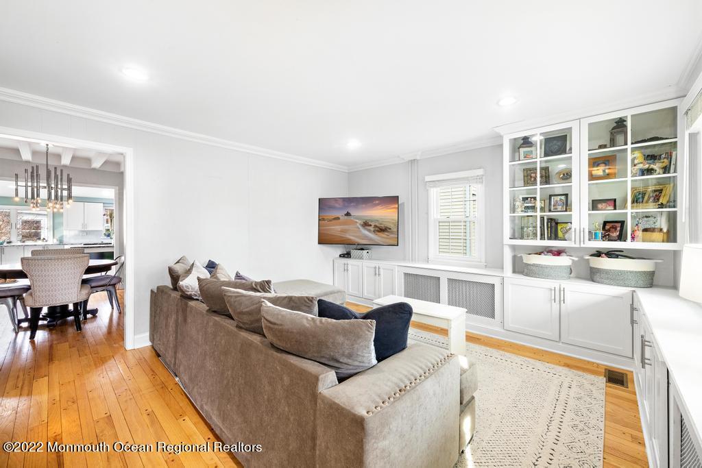 429 Juliustown Pemberton Road Juliustown, NJ 08022 - Photo 5 of 64 living room