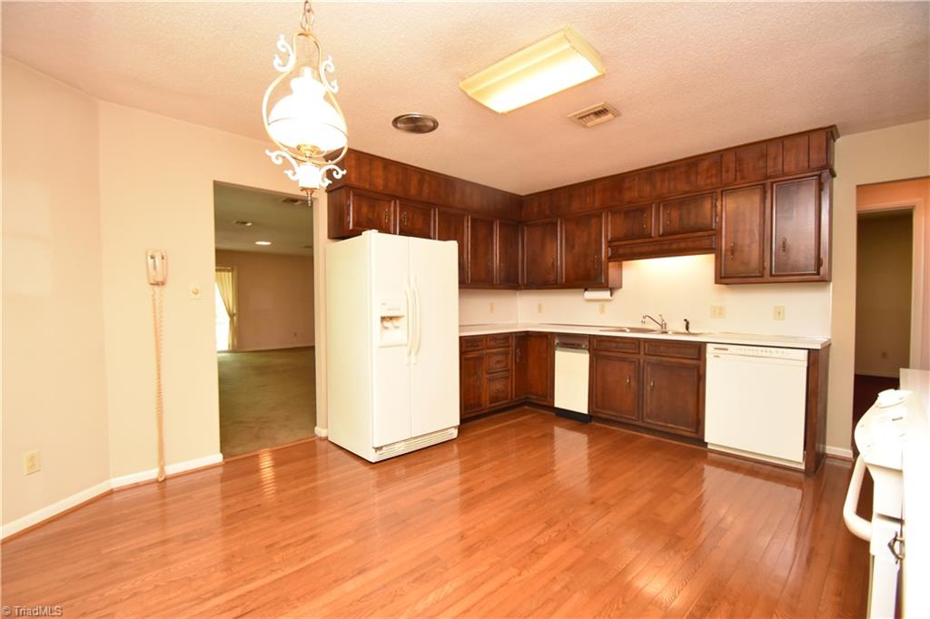 200 Plank Road Thomasville, NC 27360 - Photo 19 of 30