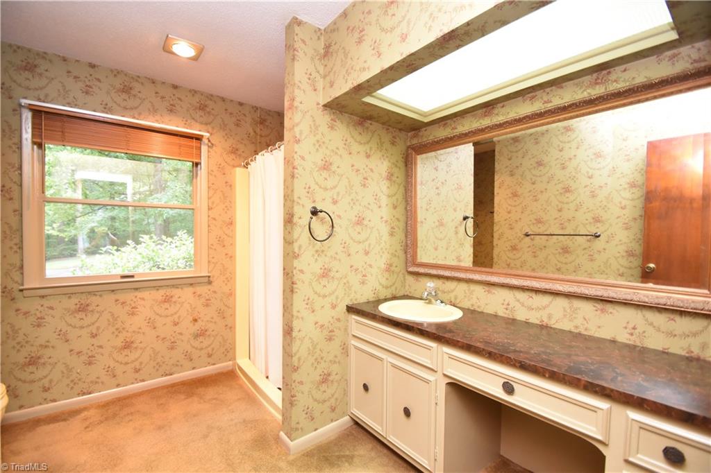 200 Plank Road Thomasville, NC 27360 - Photo 21 of 30
