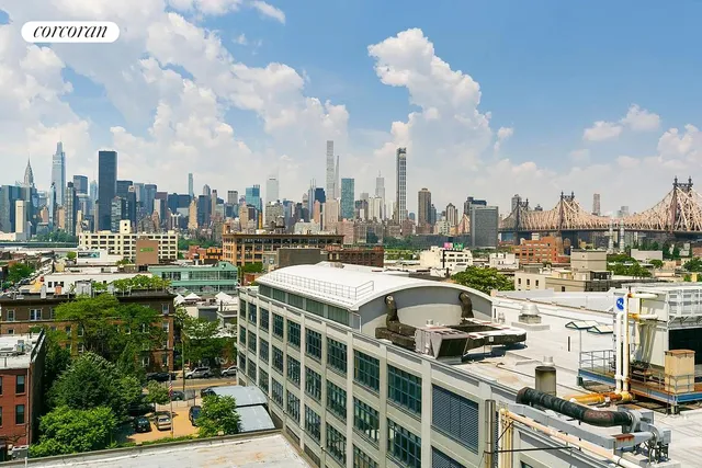 $899,000 | 21-45 44th Drive, Unit 6B | Long Island City