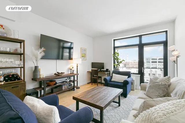 $899,000 | 21-45 44th Drive, Unit 6B | Long Island City