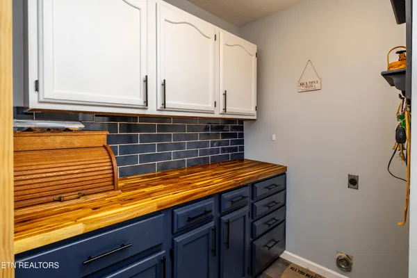 $425,000 | 107 Timbercrest Lane, Clinton, TN 37716