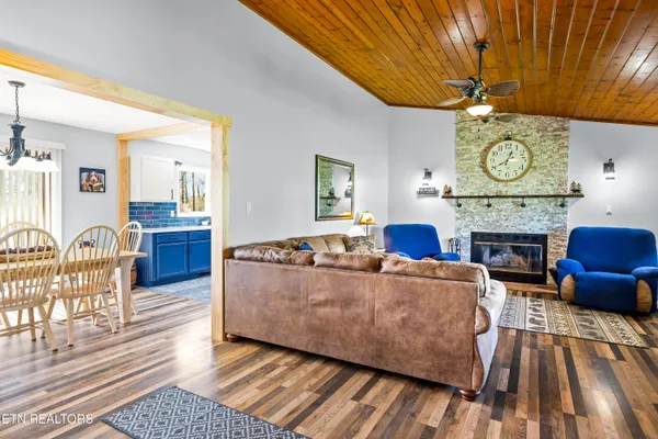 $425,000 | 107 Timbercrest Lane, Clinton, TN 37716