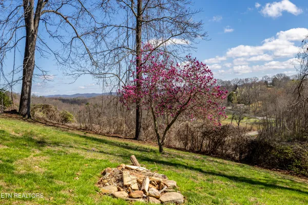 $425,000 | 107 Timbercrest Lane, Clinton, TN 37716