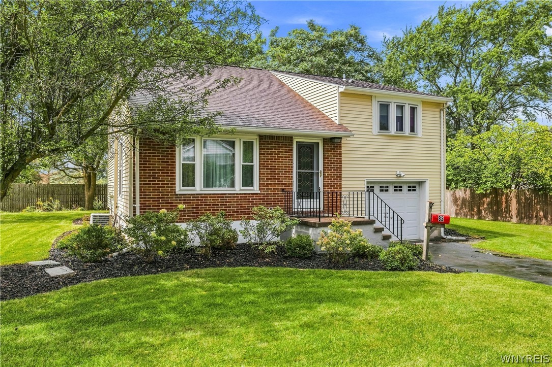 83 Berkley Road Amherst, NY 14221 - Photo 3 of 40 Gallery Image 3