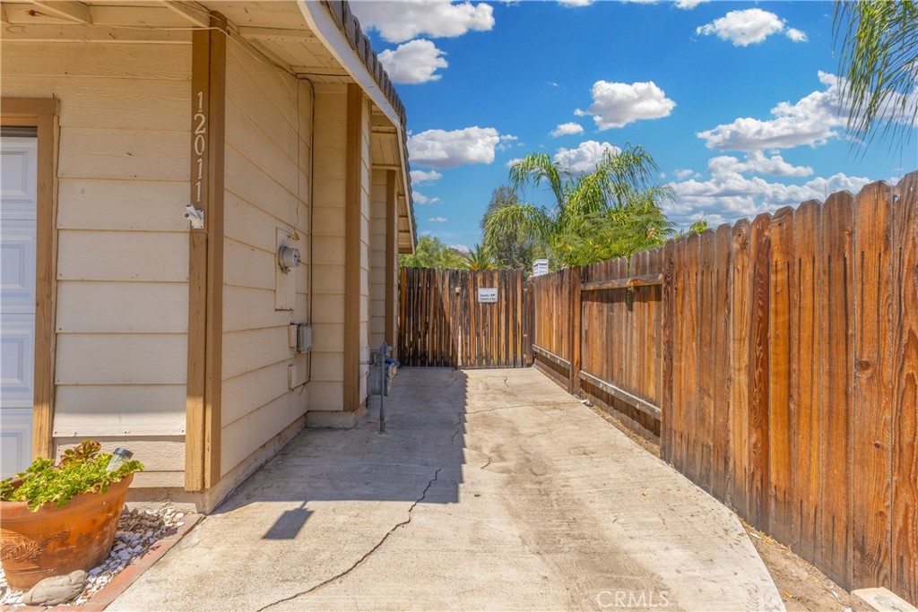 12011 Quantico Drive Riverside, CA 92505 - Photo 4 of 75