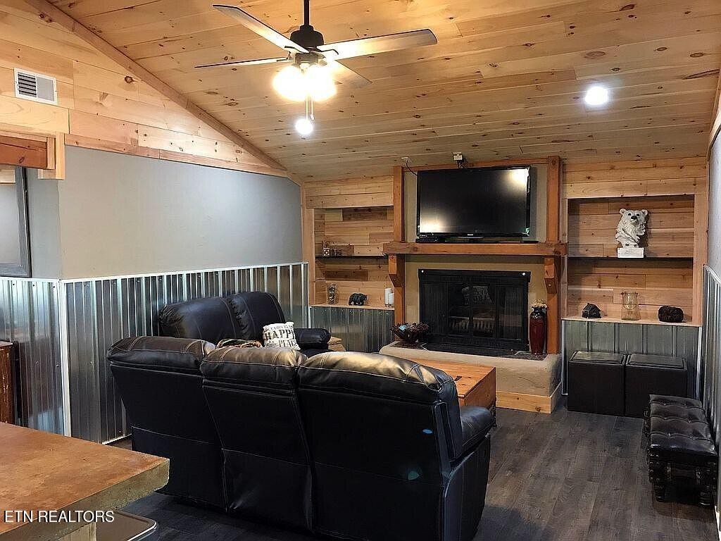 269 Huskey Grove Road Sevierville, TN 37876 - Photo 2 of 43