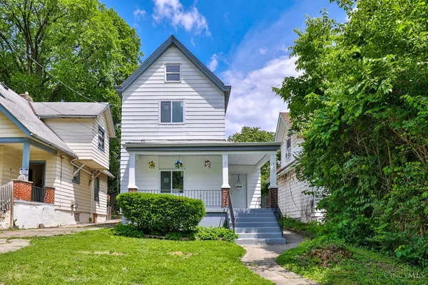 $1,900 | 812 Fairbanks Avenue, Cincinnati, OH 45205