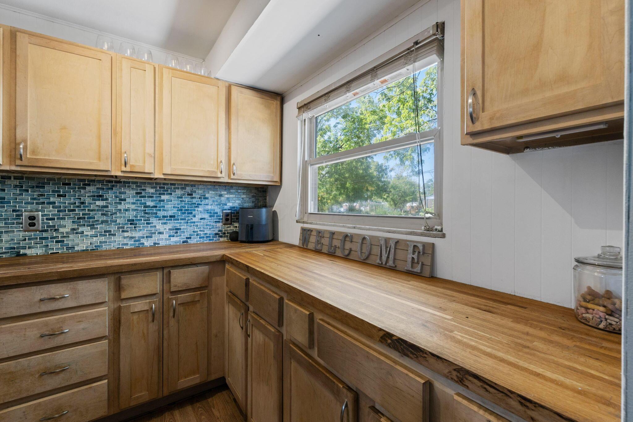 1625 Zettler Road Columbus, OH 43227 - Photo 6 of 38 2024-9-9 1625 Zettler Rd 065