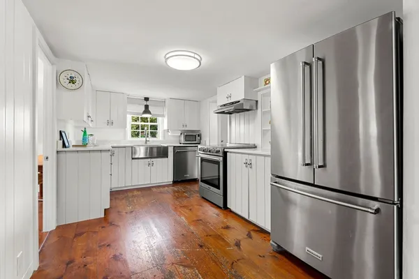 $689,900 | 26 Bayview Road, Marblehead, MA 01945
