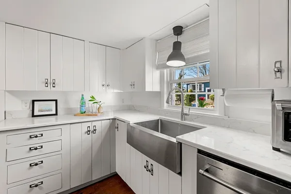 $689,900 | 26 Bayview Road, Marblehead, MA 01945
