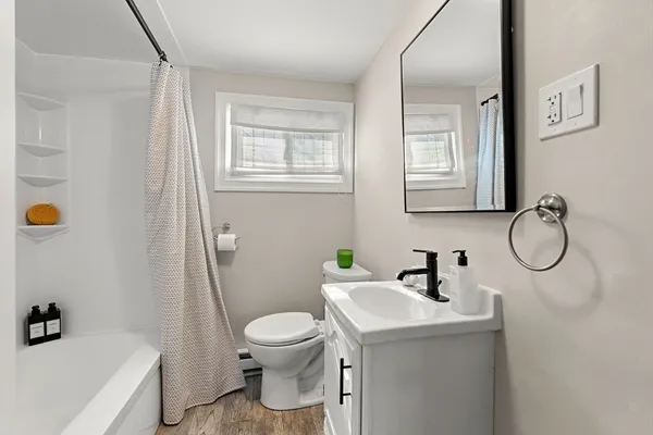 $689,900 | 26 Bayview Road, Marblehead, MA 01945