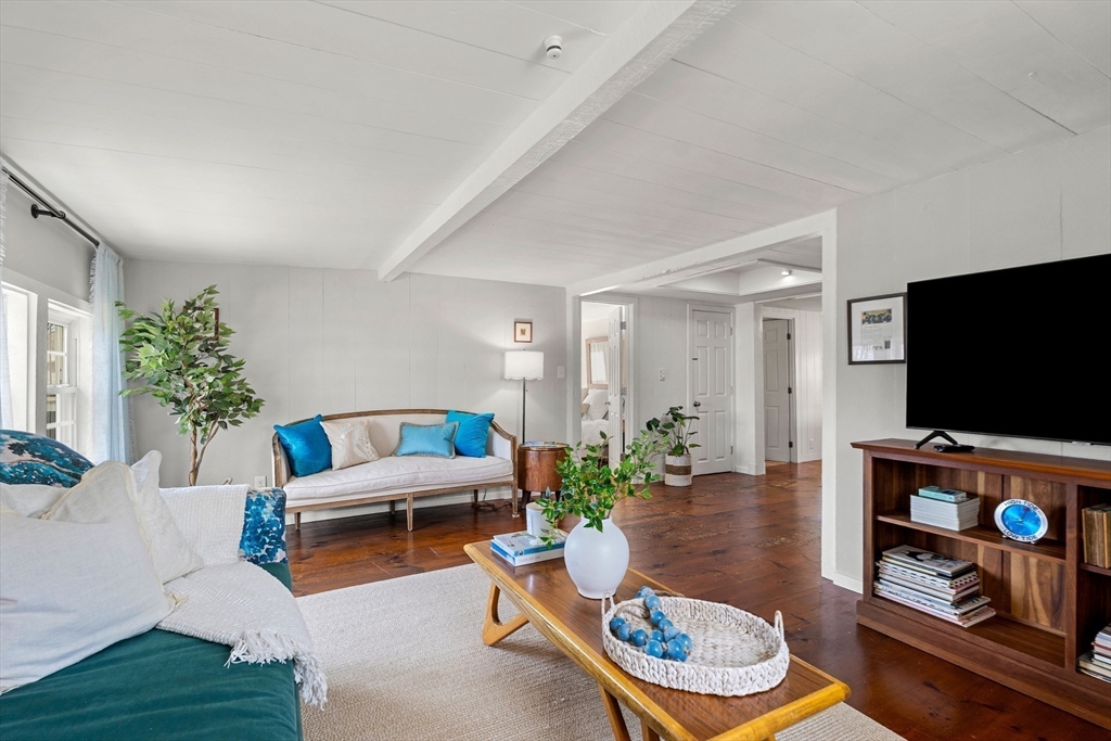 26 Bayview Road Marblehead, MA 01945 - Photo 3 of 31