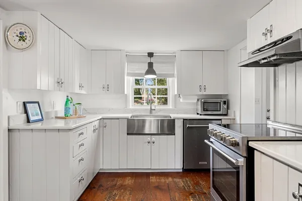 $689,900 | 26 Bayview Road, Marblehead, MA 01945