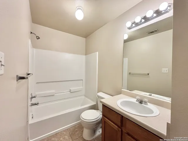 $1,225 | 10603 Mathom Landing, Unit 3, Universal City, TX 78148