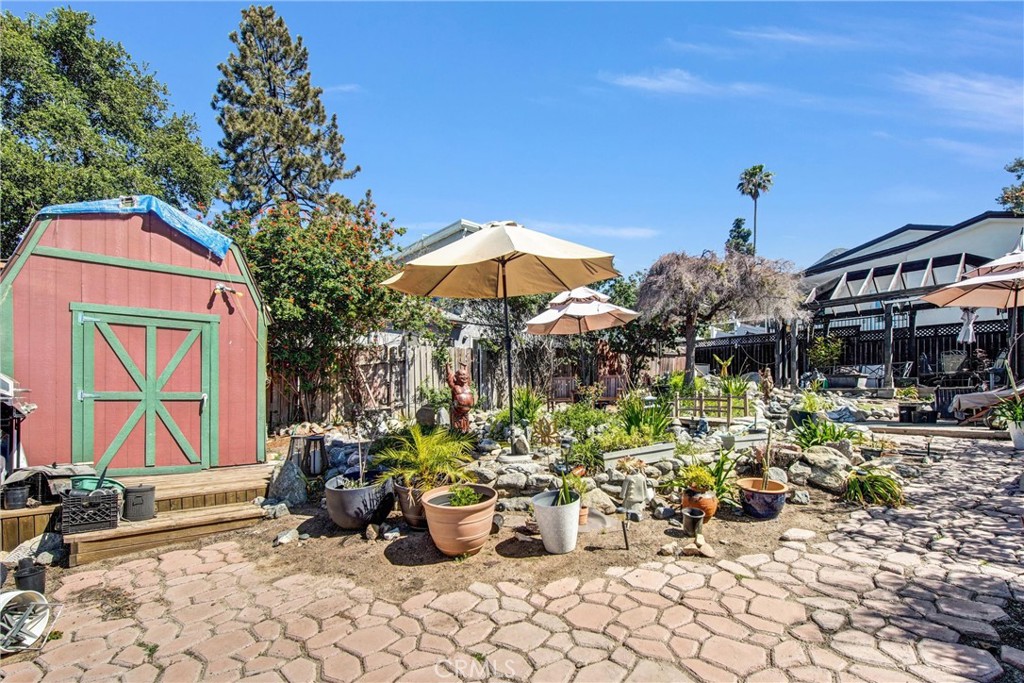 10746 Tujunga Canyon Boulevard Tujunga, CA 91042 - Photo 25 of 34 Backyard