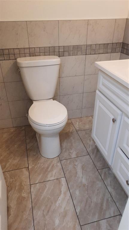 1333 Bender Avenue Holly Hill, FL 32117 - Photo 25 of 37 a bathroom with a toilet and a sink