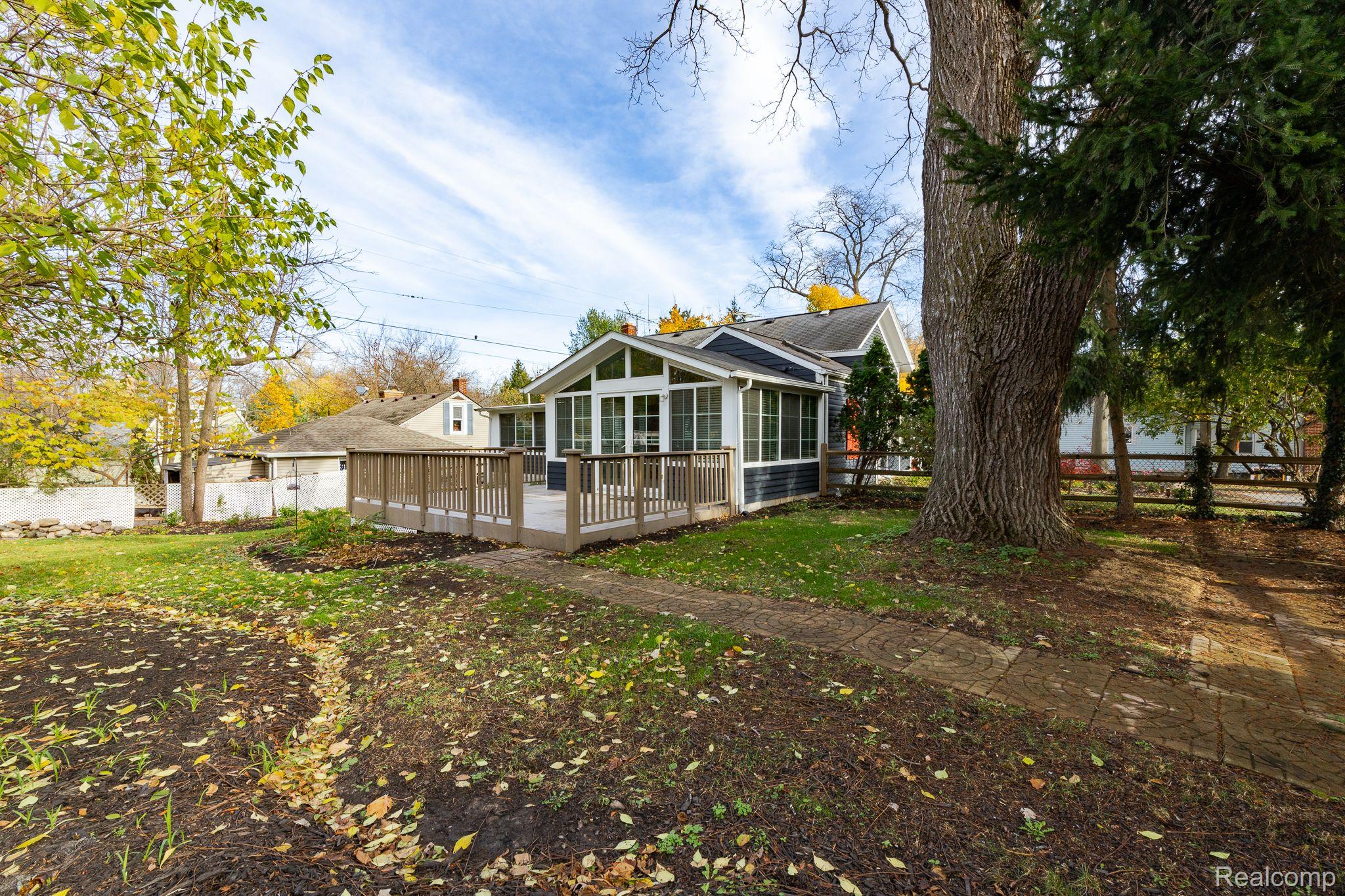 122 Sisson Street Romeo, MI 48065 - Photo 39 of 44 Large Yard!!