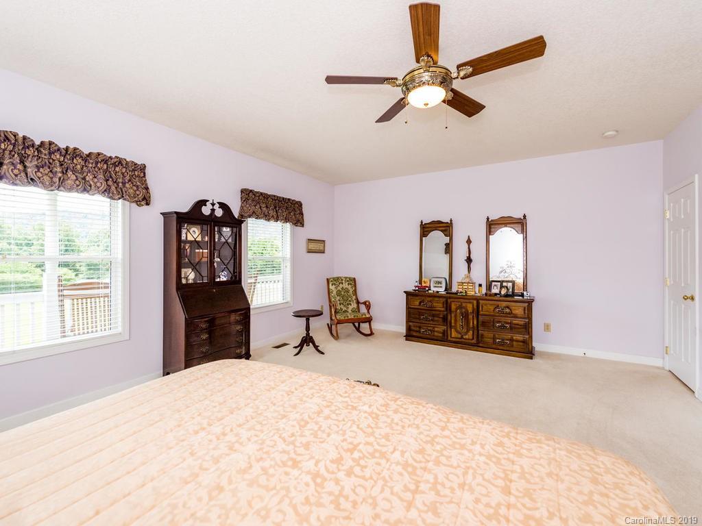 15 Wolf Road Asheville, NC 28805 - Photo 14 of 37 Gallery Image 14