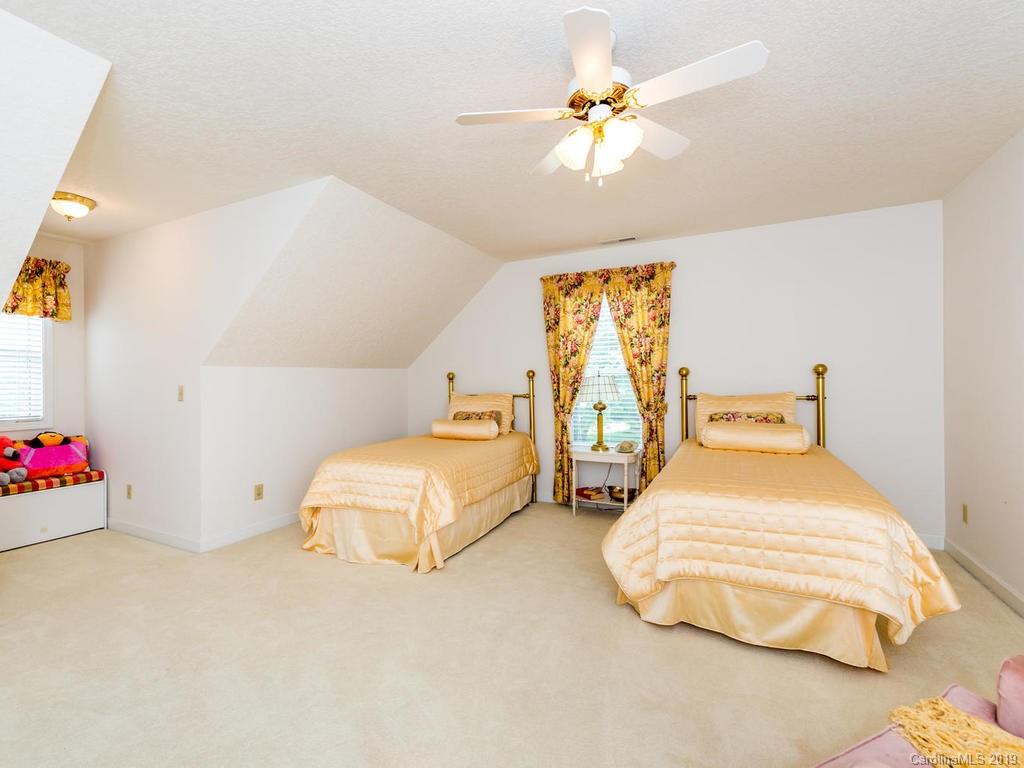 15 Wolf Road Asheville, NC 28805 - Photo 22 of 37 Gallery Image 22
