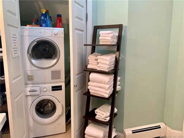 a view of living room washer and dryer