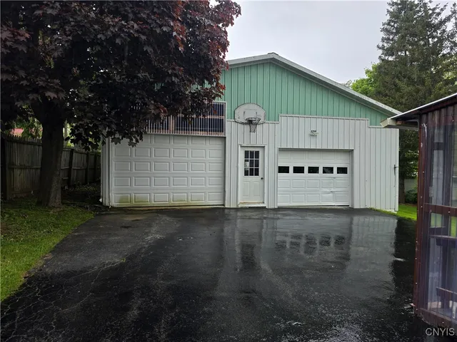 $212,000 | 418 Putnam Street, Sangerfield, NY 13480