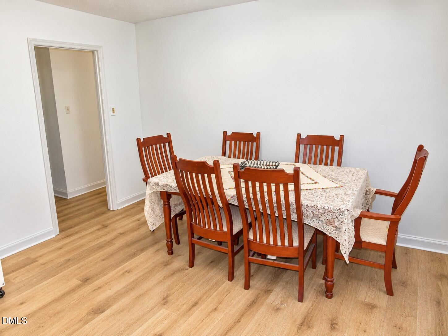 1565 Spring Valley Lake Road Henderson, NC 27537 - Photo 7 of 37 Dining