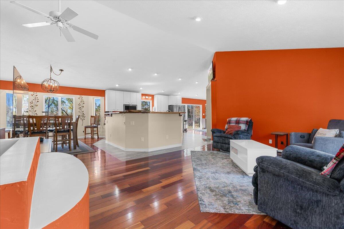 13158 Wood Road Bath, MI 48808 - Photo 4 of 64 17-Media Jett - 39