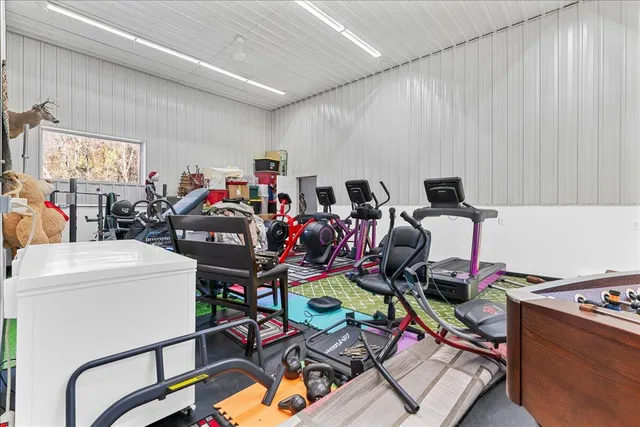 $950,000 | 13158 Wood Road, Bath, MI 48808