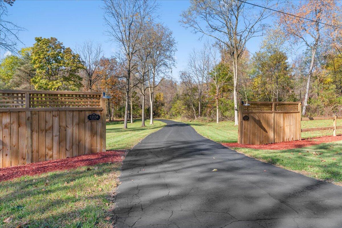 13158 Wood Road Bath, MI 48808 - Photo 48 of 64 06-Media Jett - 10