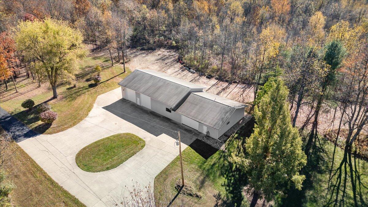 13158 Wood Road Bath, MI 48808 - Photo 50 of 64 09-Media Jett - 04