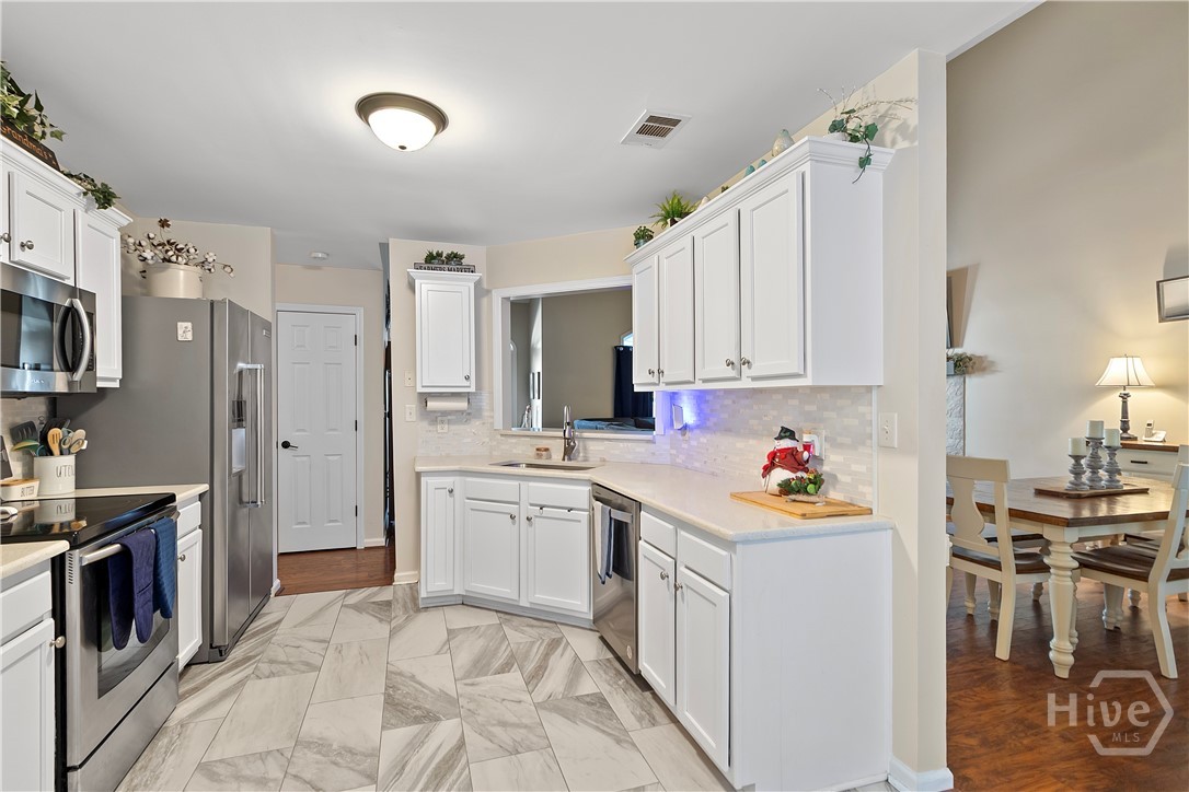 204 Haydon Court Rincon, GA 31326 - Photo 15 of 38 Kitchen
