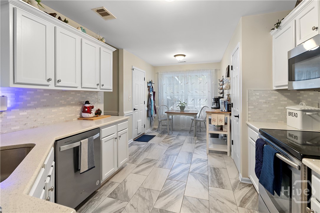 204 Haydon Court Rincon, GA 31326 - Photo 19 of 38 Kitchen